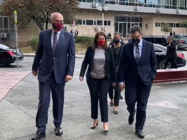 Rama: 500 000 doza të vaksinës Pfizer mbërrijnë në mesin e tetorit