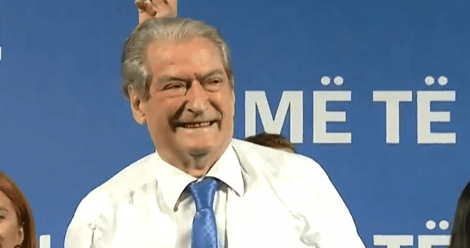 DASH e çoi në Kongres pas vendimit për “non grata”, Berisha mban “Foltoren” e radhës: Vetëm të bashkuar mund të fitojmë!