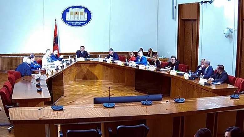 Gabimi në shkresën e Komisionit Hetimor, Enkelejd Alibeaj del si kryetar Kuvendi