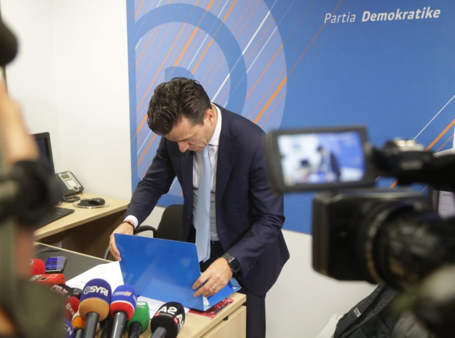 Shkoi të verifikonte firmat, flet Agron Shehaj: “Kuvendi legjitim! Jam i detyruar të shkoj”