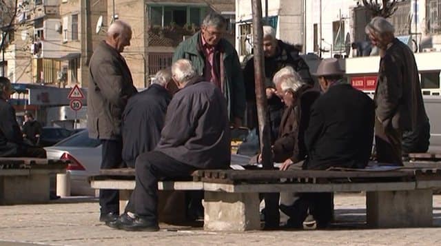 &#8220;Turp e faqja e zezë o të pangopur!&#8221; Avokatja Petani revoltohet: Syri më sheh vetëm beton në Durrës, më dhemb kur shoh pensionistët