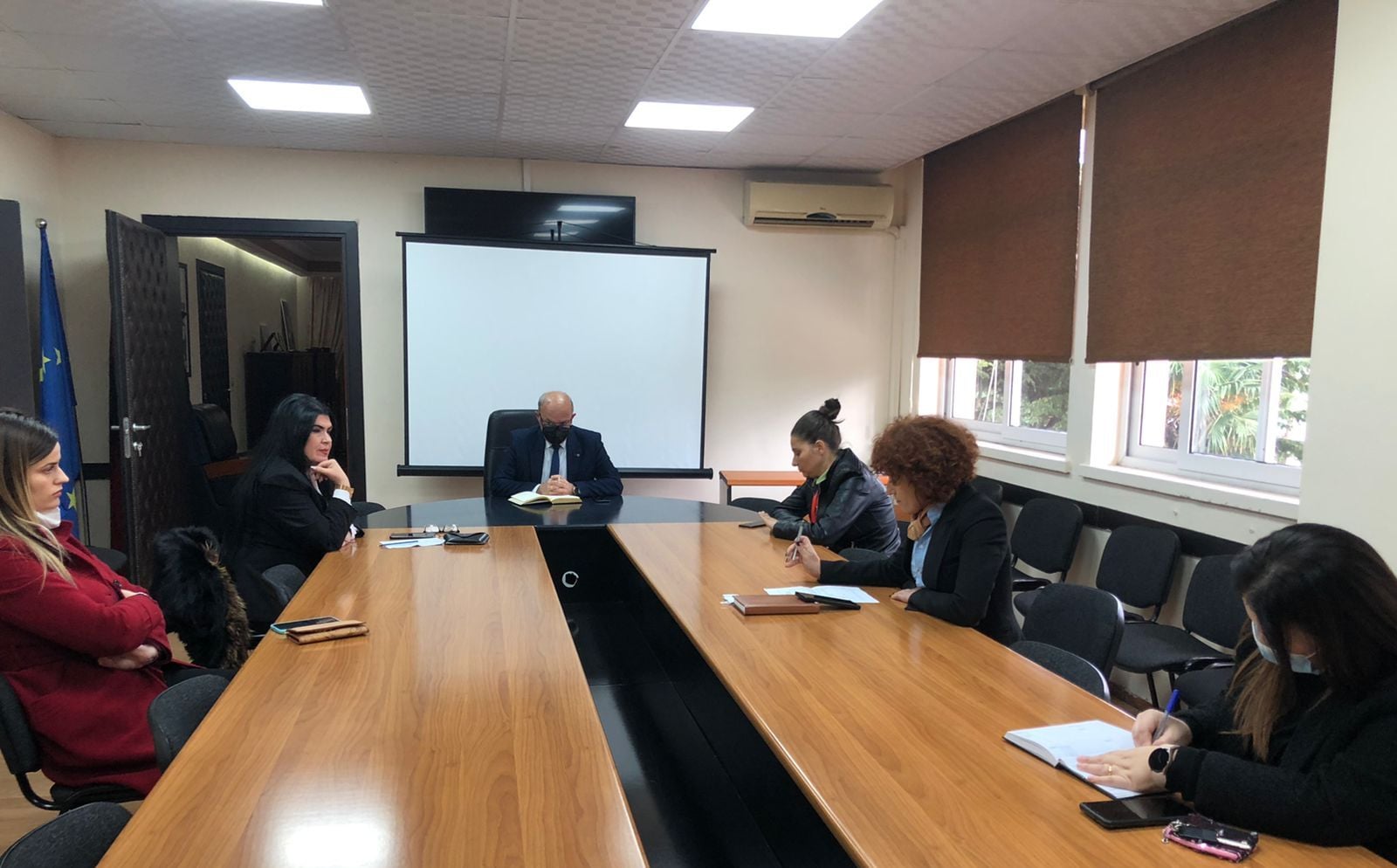 Covid-19/ Mblidhen strukturat Shëndetësore Durrës, paralajmërohet shtimi i kontrolleve