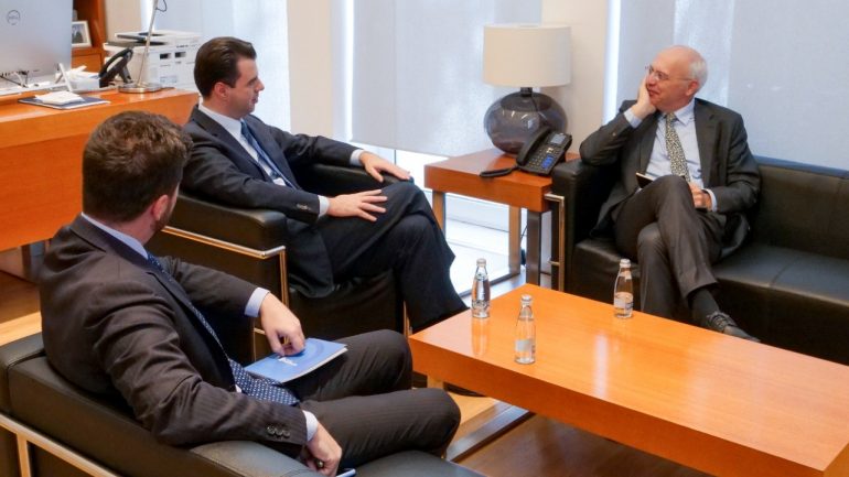 Basha takohet me ambasadorin gjerman, zbardhen detaje nga takimi