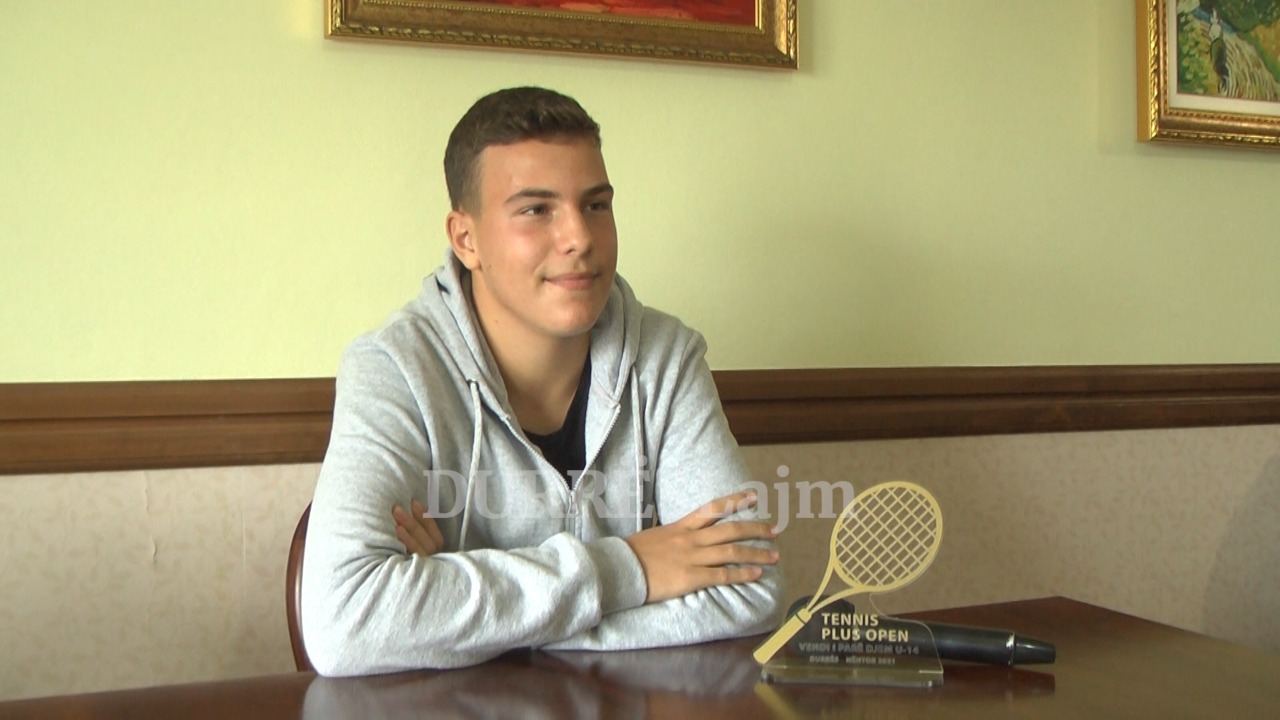 Tenisti durrsak Arlis Muka koleksionon  trofeun e radhës, fiton turneun &#8220;Durrës Open&#8221; për U-14 (VIDEO)