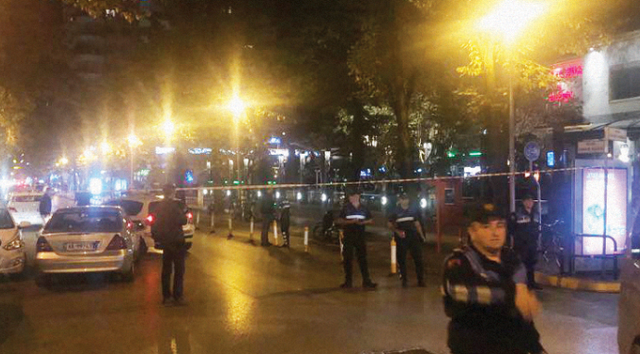 Plagosje me armë zjarri, policia në vendngjarje