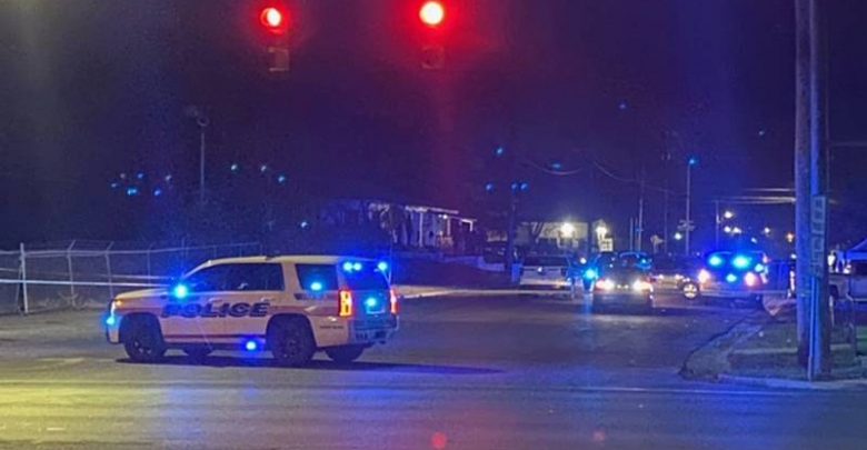 TRAGJIKE/ Nëna dhe 4 fëmijët e saj gjenden të vrarë, dyshohet se i qëlloi …