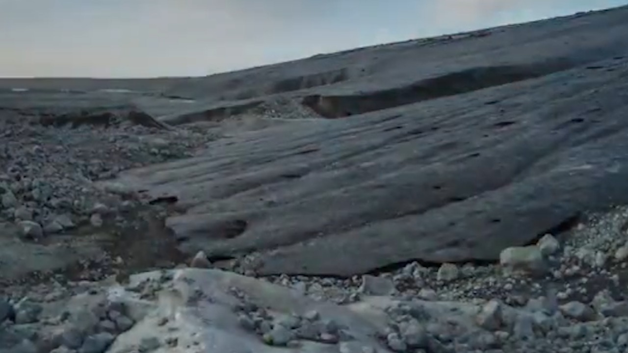 Ndryshimet klimaterike/ Një video shqetësuese tregon shkrirjen e akullnajës në pak javë (VIDEO)