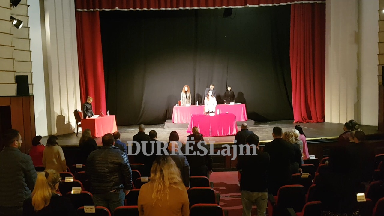 Këshilli Bashkiak Durrës miraton në unanimitet 8 pikat e rendit të ditës (VIDEO)