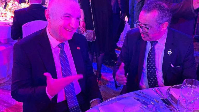 Takimi me Metën në Romë, drejtori i OBSH-së: Vlerësoj angazhimin e presidentit në luftën kundër Covid