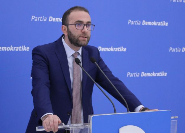 Partia Demokratike publikon emrat e 5004 delegatëve të Kuvendit Kombëtar