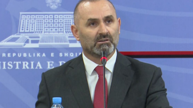 Manja denoncon inspektorët e AKU-së: Vunë gjoba me maskën e shtetit