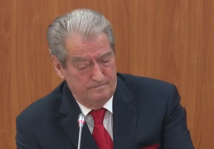 “Cili do të jetë fati i Bashës?” Berisha: “Nuk përjashtojmë njeri, por …”