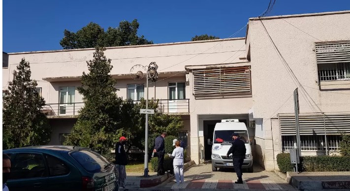 Përfshihen nga flakët mjediset e spitalit “Covid 3” në QSUT