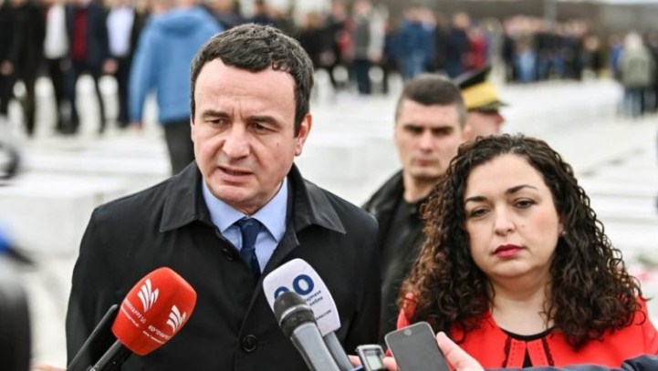 Osmani dhe Kurti homazhe në Prekaz: Përulemi para atyre që sakrifikuan për liri, pavarësi e bashkim