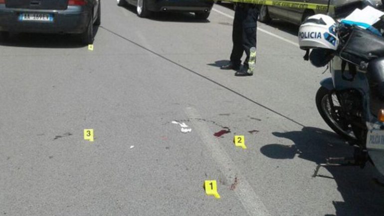 Përplasi me makinë të miturin dhe u largua, arrestohet 21-vjeçari pa patentë