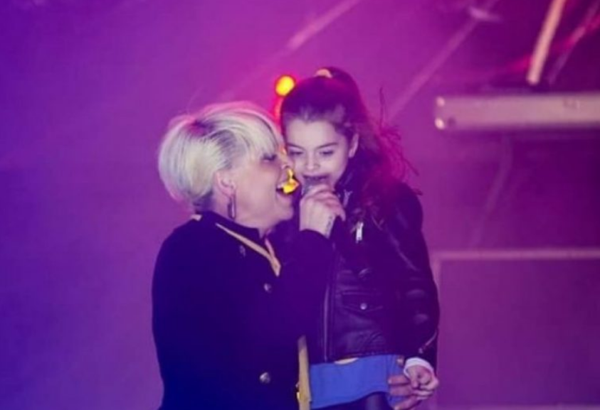 E bija feston ditëlindjen e 10-të, Aurela Gaçe i bën një dedikim të ndjerë