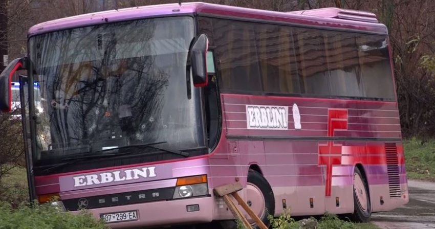 U vranë 2 nxënës dhe shoferi/ 20 mijë euro shpërblim për personin që jep informacione për autorin e vrasjes së trefishtë në autobus
