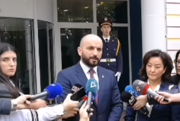 Takimi me ambasadoren Kim, Nano: Kërkojmë mbështetje nga SHBA, lufta nuk mund të bëhet vetëm por bashkë