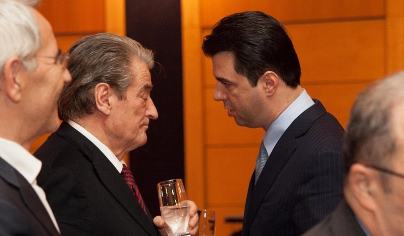 Berisha mblodhi 4200 firma, Basha thyen për herë të parë heshtjen: “Po hakmerret ndaj meje!”