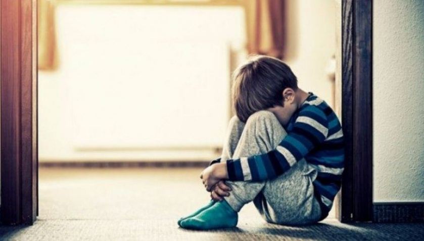 E rëndë/ Daja përdhunon nipin 8-vjeçar, arrestohet në pikën kufitare (EMRI)