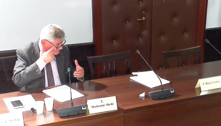 Dashamir Shehi, Manastirliut: Energjia e ministrisë duhet të përqendrohet tek menaxhimi i pandemisë