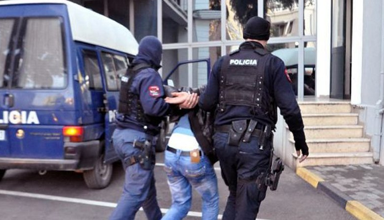 Tmerroi 32-vjeçaren në Gjermani, tentoi të bënte s*ks në rrugë dhe i vodhi paratë, kapet në Pukë 27-vjeçari