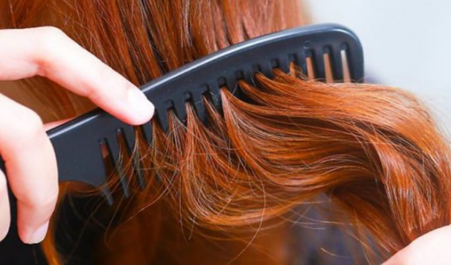 Rënia e flokëve në vjeshtë, vitaminat dhe mineralet që ju vijnë në ndihmë