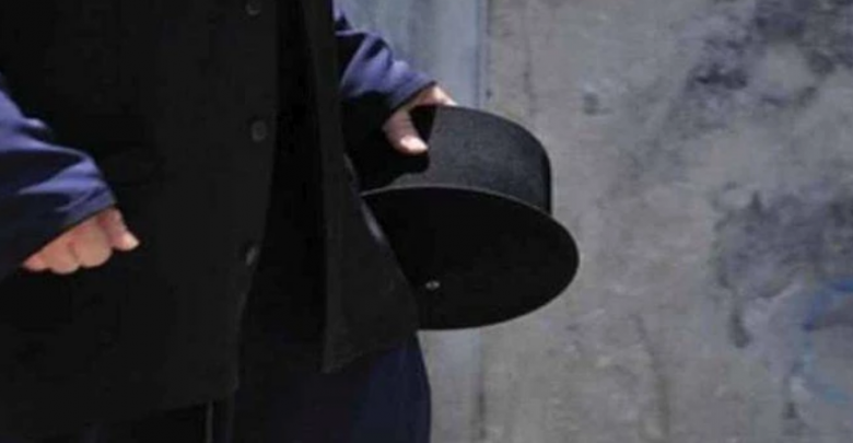 Prifti përdhunon 34-vjeçaren dhe detyron një adoleshent të kryejë marrëdhënie seksuale me të