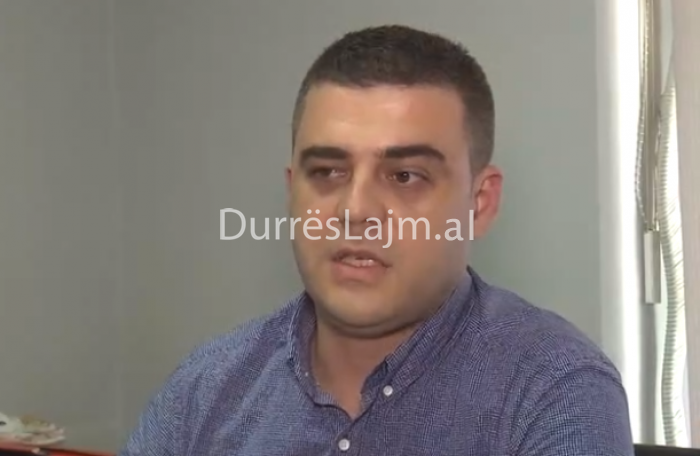 Jep dorëheqjen drejtori i burimeve njerëzore në bashkinë Durrës