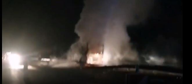 Dalin pamjet nga ngjarja e rëndë, momenti kur autobusi shkrumbohet nga flakët (VIDEO)