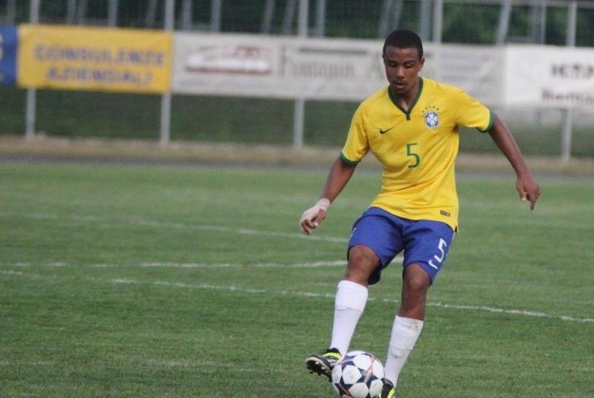 Futbollisti brazilian ndërron jetë në moshën 23-vjeçare nga shkaqe te panjohura