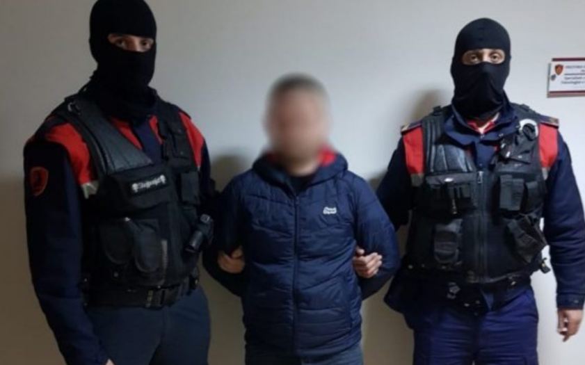 Grabitja e biznesmenit Çangu/ Kush është i arrestuari, shpallet në kërkim një tjetër, dyshohet si kreu i grupit (EMRAT)