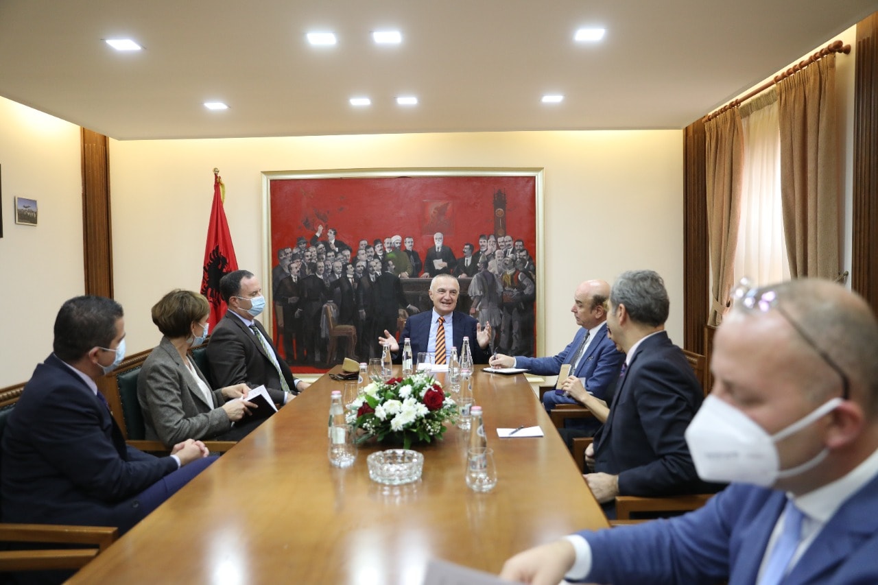 Meta: Të rinjtë kanë nevojë për më shumë mundësi, për një të ardhme në Shqipëri