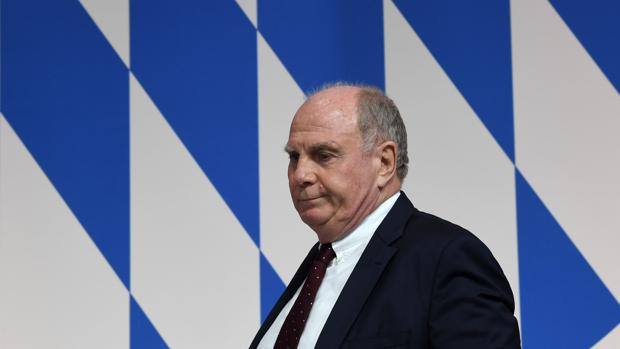 Ish-presidenti i Bajernit ironizon klubet e mëdha: PSG dhe Siti nuk fitojnë dot me para m*ti