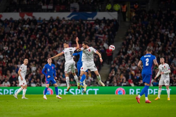 Kartonë dhe dëmtime, Shqipëria e përgjysmuar ndaj Andorras, luhet edhe pa tifozë