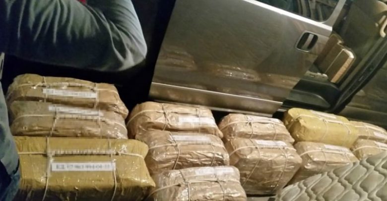 Kapet një sasi e madhe kokaine, ishte fshehur në një makinë me targa shqiptare