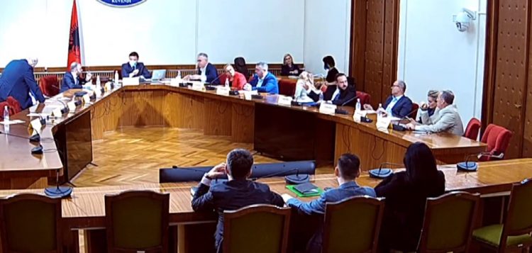 Paralajmëron Alibeaj: “Rama të urdhërojë vartësit të kthejnë përgjigje, do i kallëzoj!”