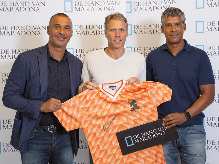Legjenda e futbollit Van Basten mund të marrë drejtimin e Kosovës