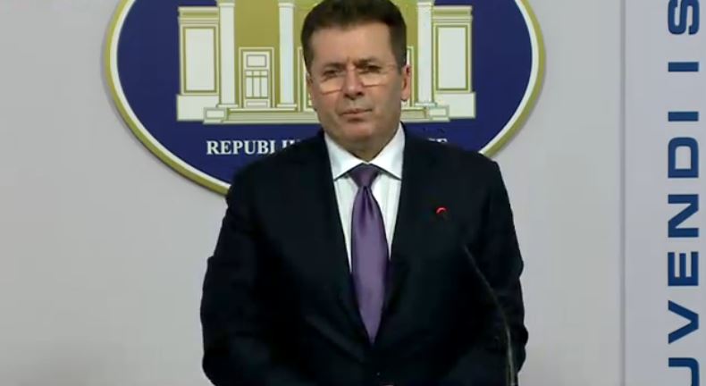 Fatmir Mediu dorëzon në Kuvend rezolutën për tensionet në rajon: 5 kërkesa për qeverinë shqiptare
