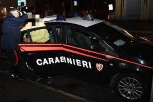 Itali/ Policia shkon t’i ndajë pas sherrit të dhunshëm, dy shqiptarët rrahin edhe efektivët