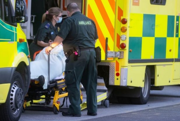 Kreu i vaksinimit në Oksford: Covid-19 nuk është më sëmundje e të vaksinuarve!