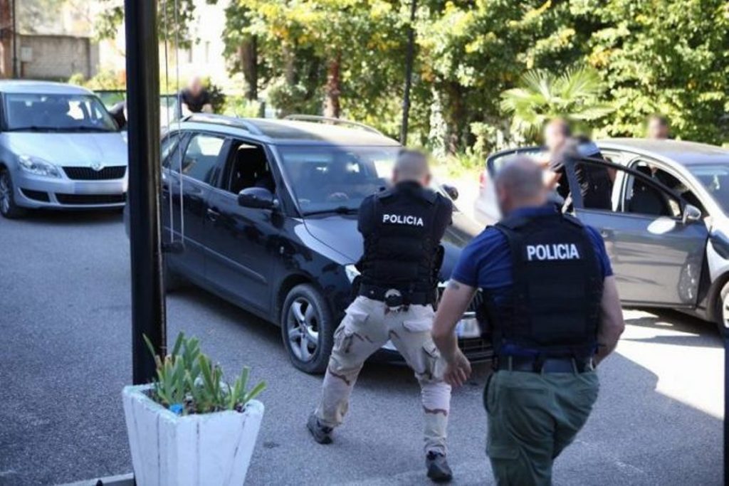 Policia po kërkonte një person të zhdukur, por kap një “peshk” të madh, ja dyshimet