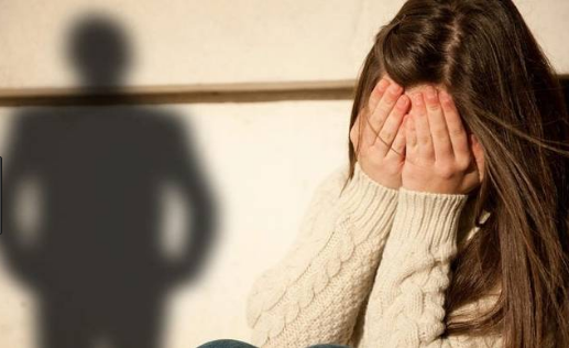 Ngacmoi seksualisht vajzën e tij të mitur, arrestohet 43-vjeçari