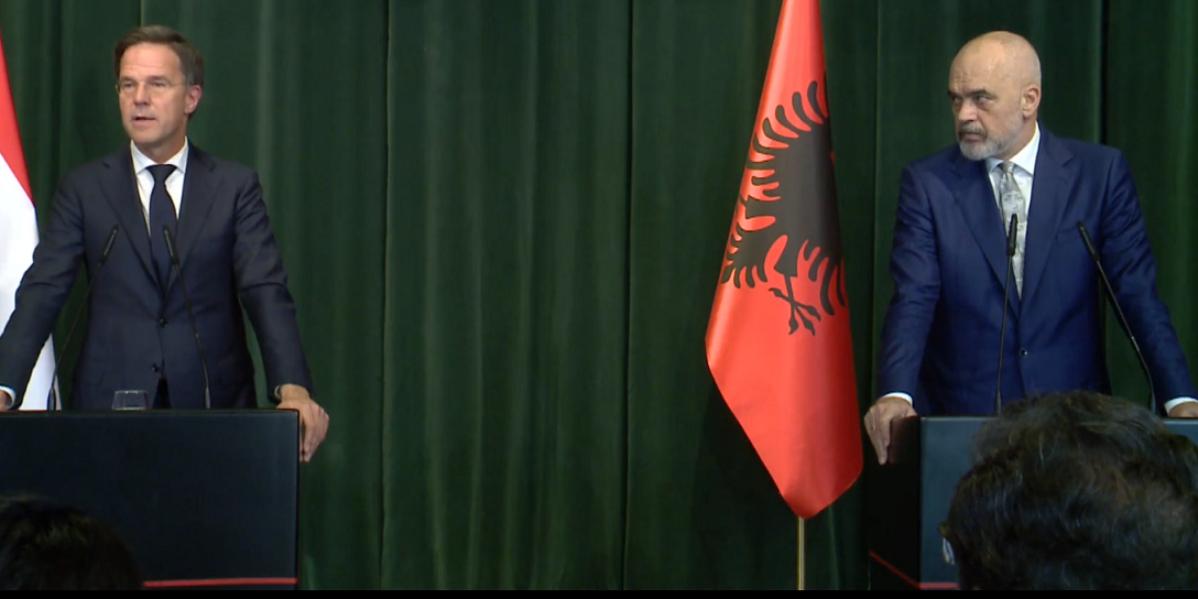 Rama batuta me kryeministrin holandez: Iu deshën 4 fitore që të vinte në Shqipëri