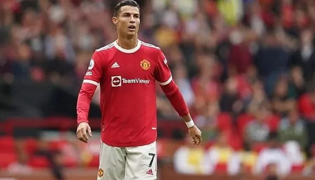 Ronaldo i bashkohet thirrjeve për Ukrainën: Lutem për paqen në botën tonë!