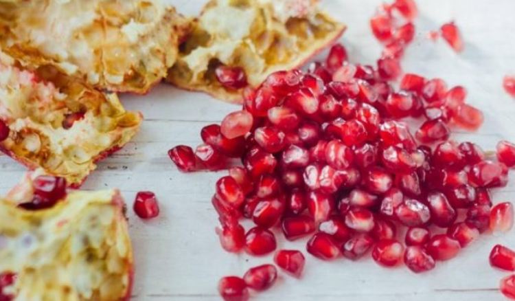 Si të thani dhe të ruani lëkurat e shegëve në shtëpi