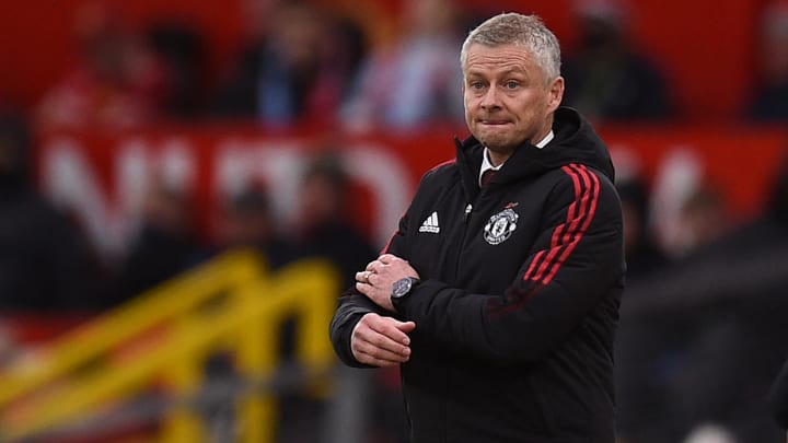 Solskjaer përballet me një “revoltë” në dhomat e zhveshjes, përfshihen Fernandes dhe Ronaldo