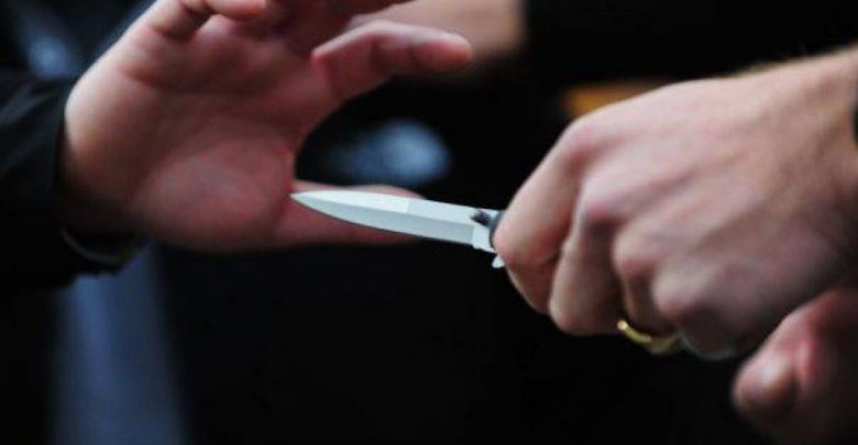 Dalin emrat, kush është viktima dhe i plagosuri nga sherri me thika për një femër? (EMRAT+DETAJE)