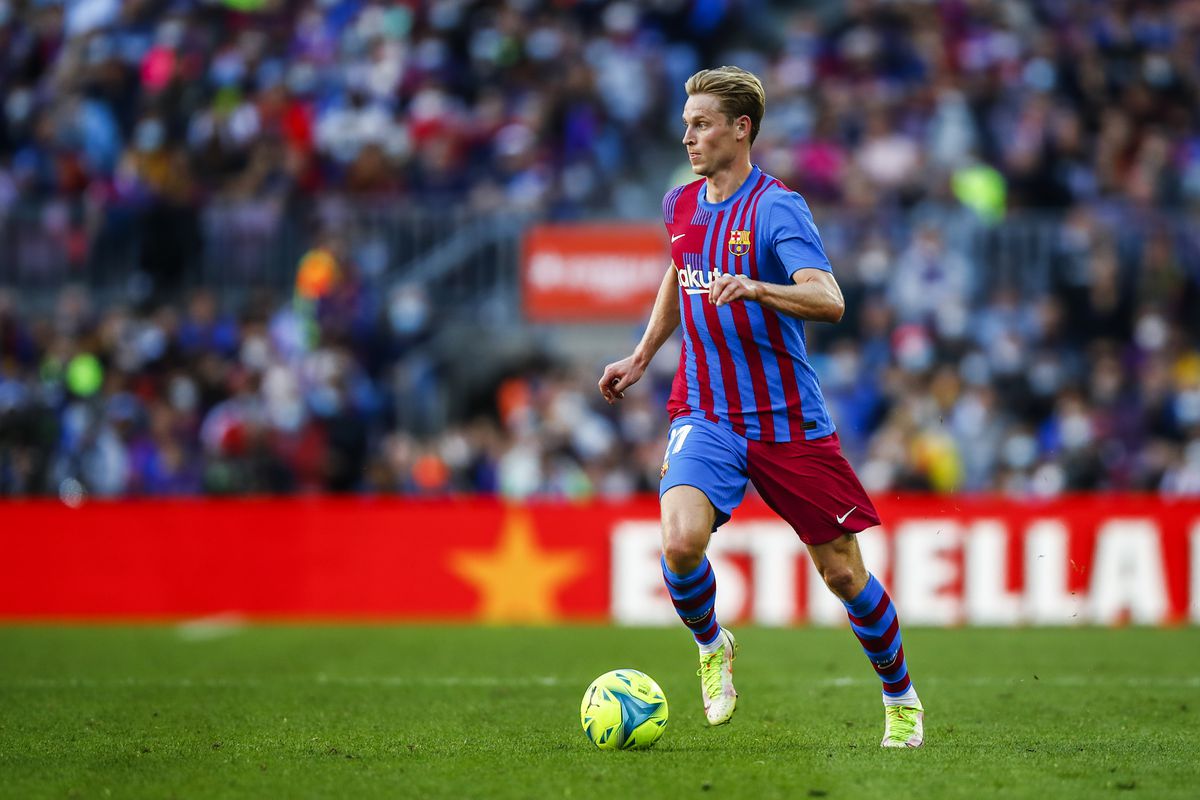 Tratativë 100 milionë euro, mesfushori i Barcelonës pranë Mançester Sitit