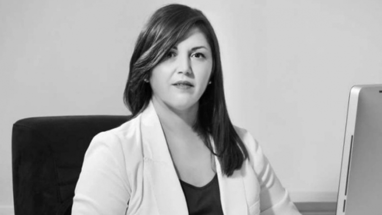 Në muajin e 7-të të shtatzanisë/ Vajza e deputetit përfundon në gjendje të rëndë nga Covid-19, lind fëmijën me …